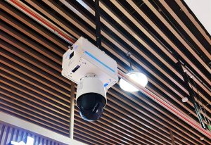 智慧农贸市场建设：轨道巡检机器人360°无死角监控